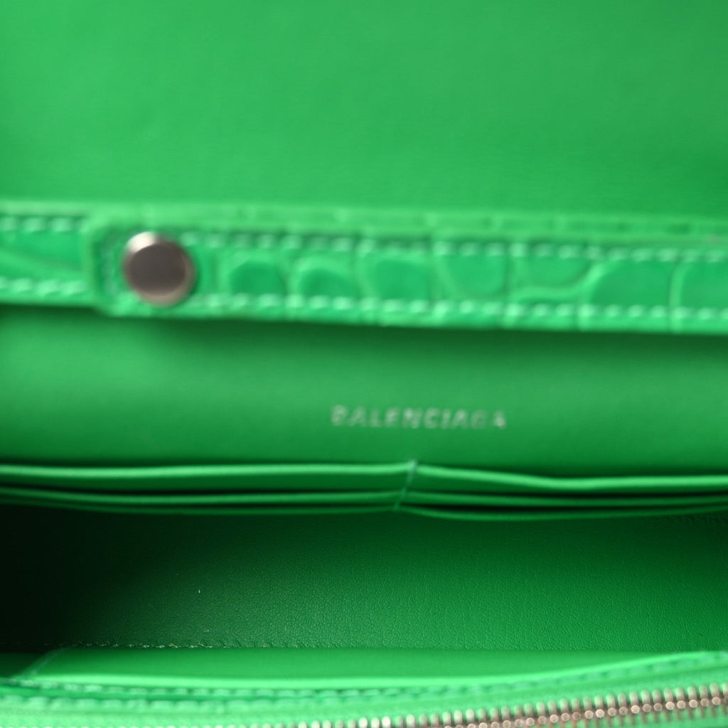 Shiny Calfskin Crocodile Embossed Hourglass Chain Bag Vivid Green