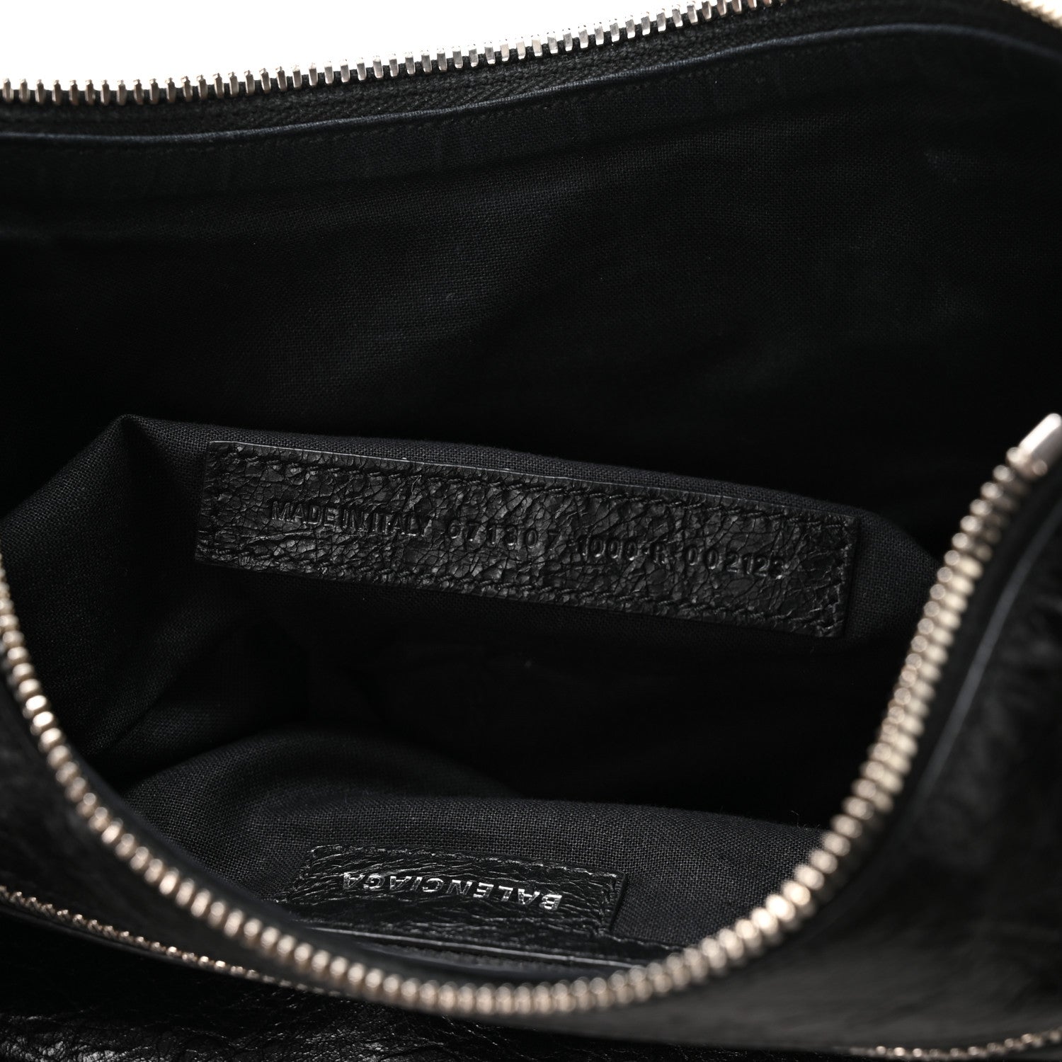 Agneau Arena Small Le Cagole Shoulder Bag Black