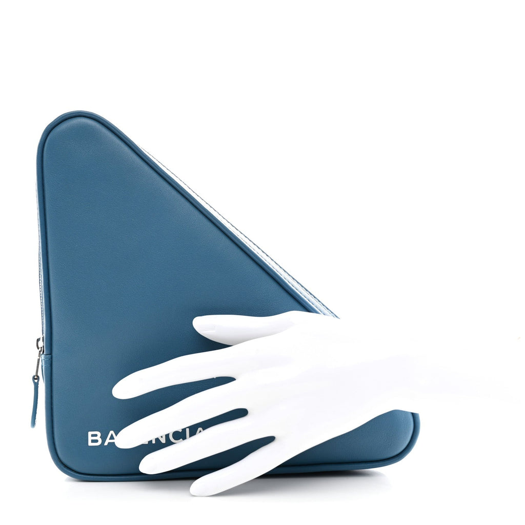 Calfskin M Triangle Pouch Bleu Persan