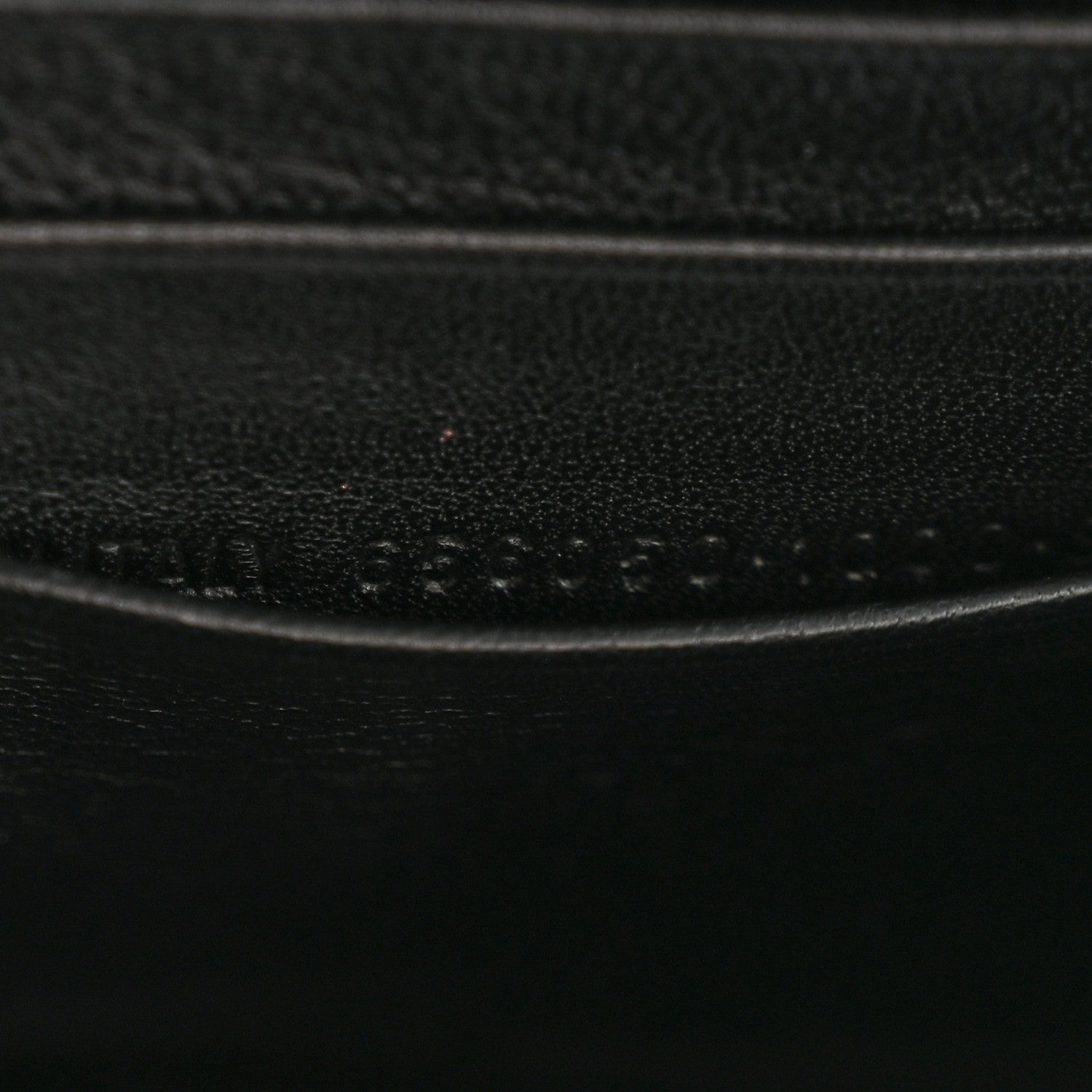 Shiny Calfskin Monochrome Crocodile Embossed Hourglass Chain Bag Black